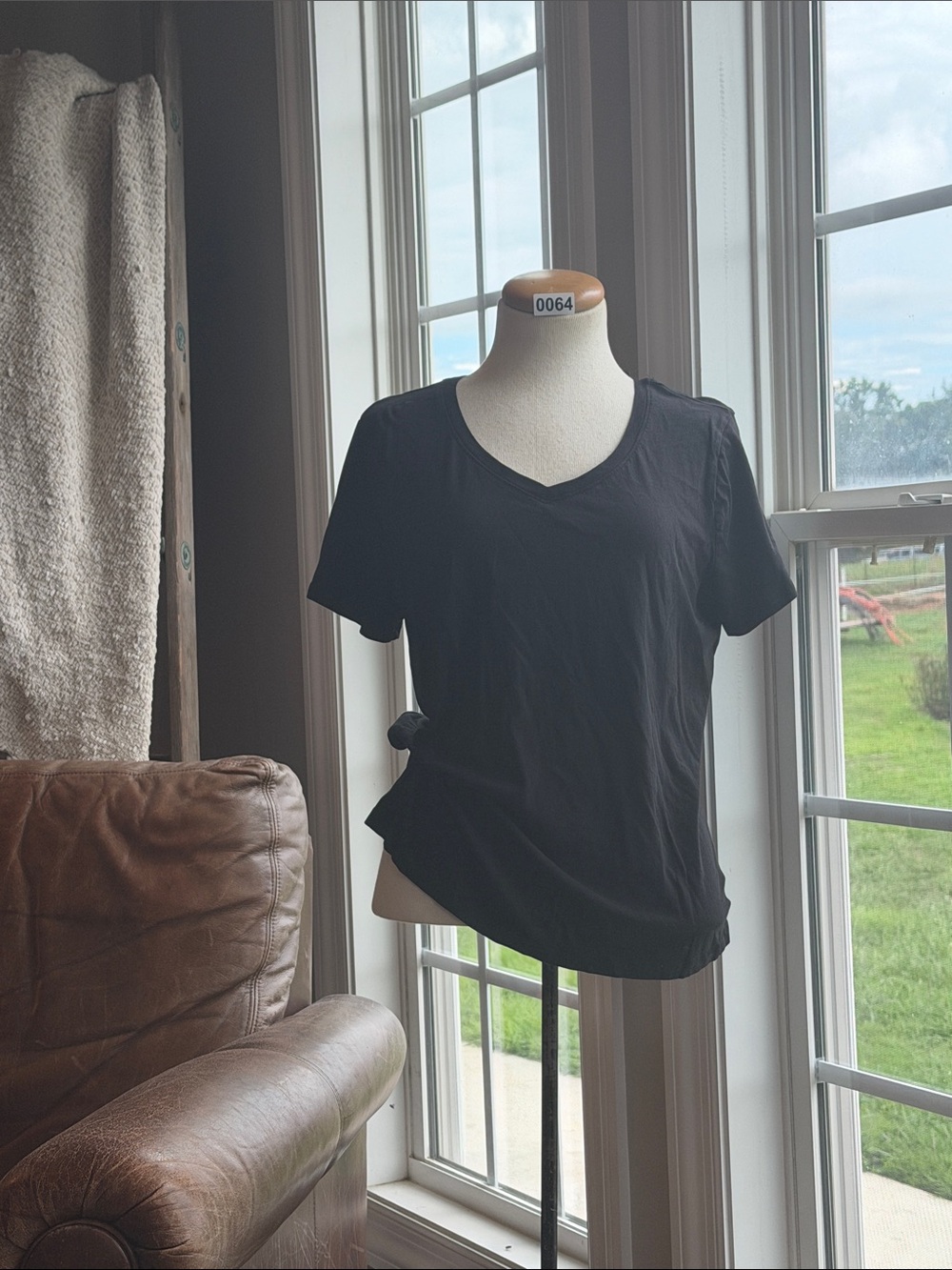 Women's Black V-Neck Short Sleeve Tee